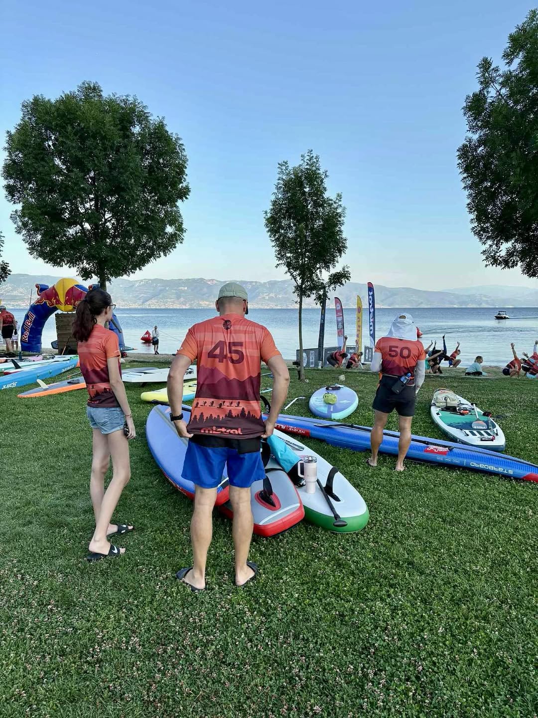 Always is good to see the SUP crew and some great SUPers from other countries around the world! (12)