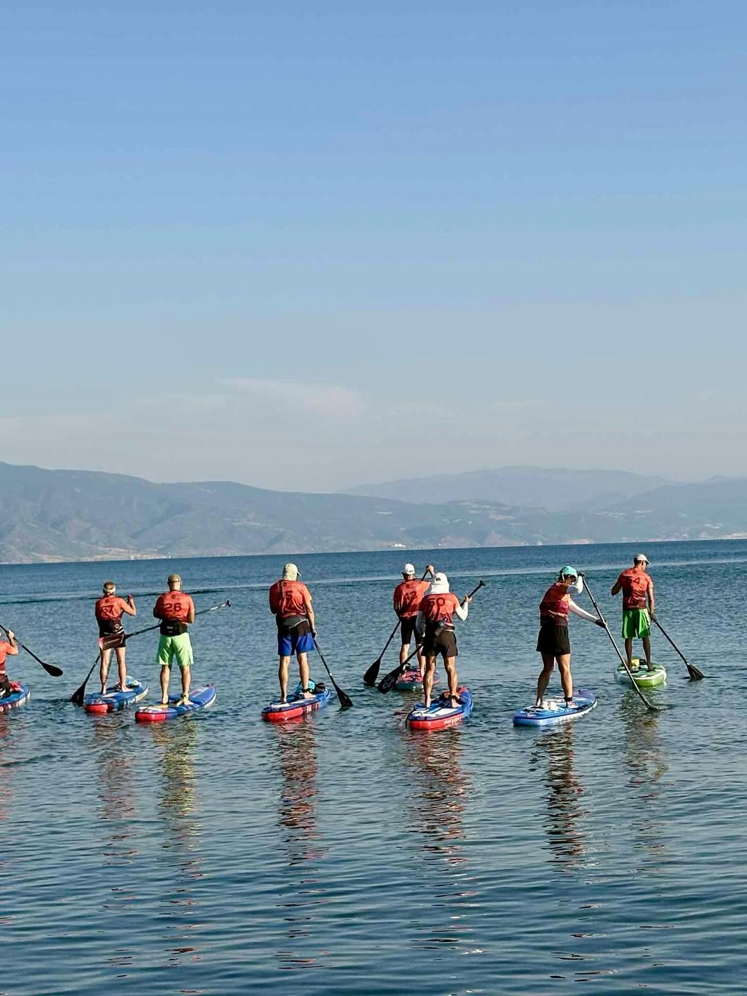 Always is good to see the SUP crew and some great SUPers from other countries around the world! (3)